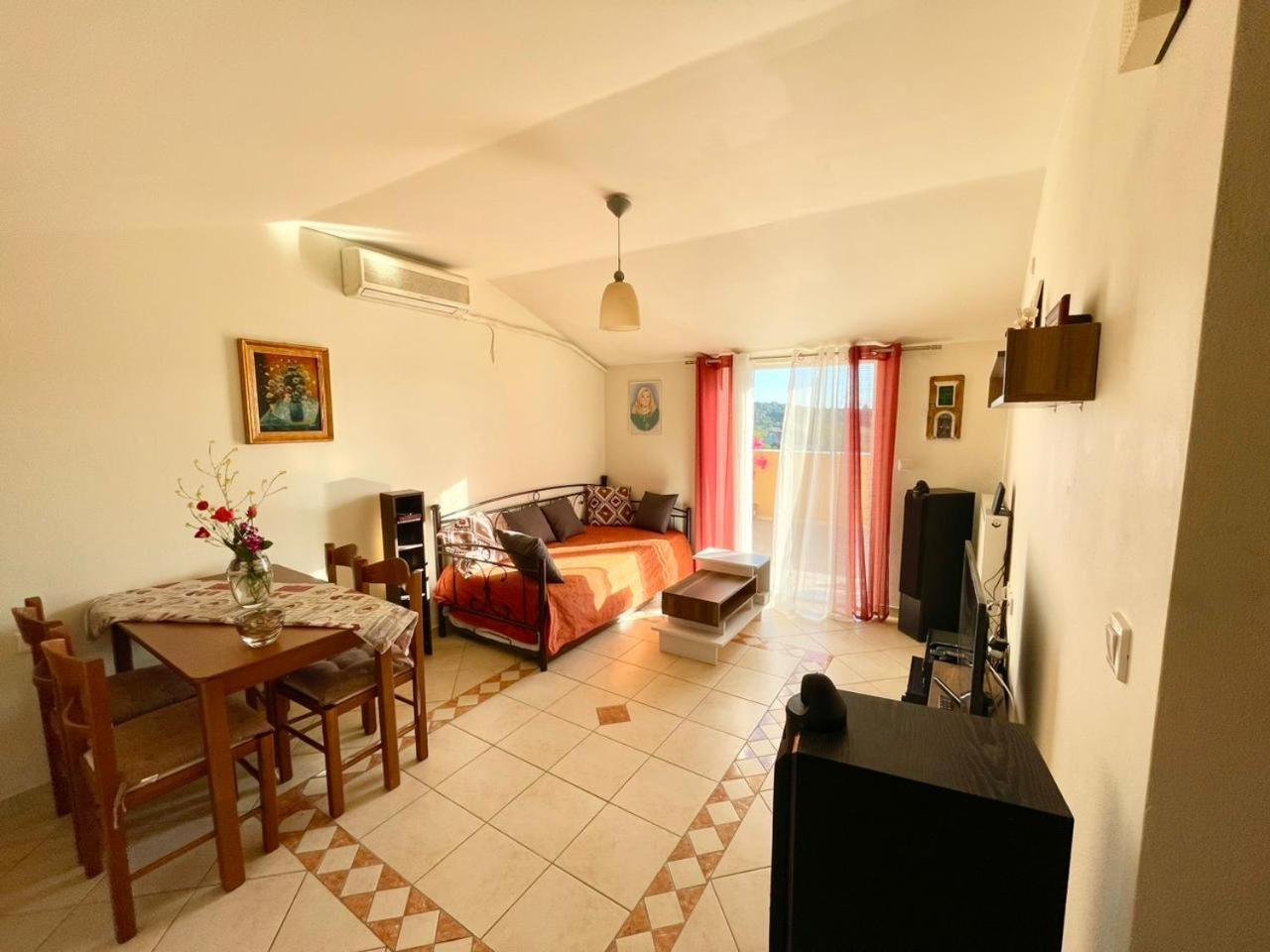 Ferienwohnung La Soffitta Di Bampina Perivólion Exterior foto