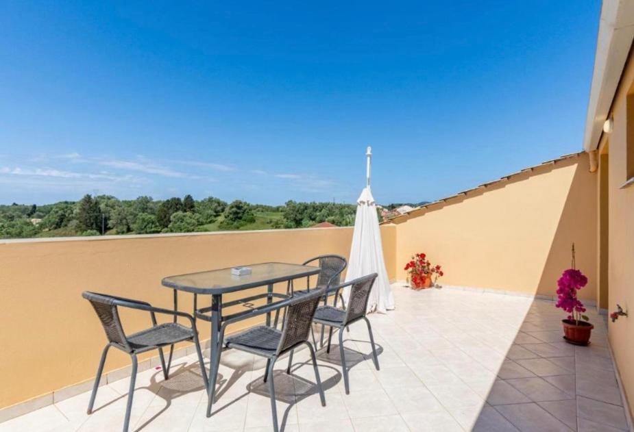 Ferienwohnung La Soffitta Di Bampina Perivólion Exterior foto